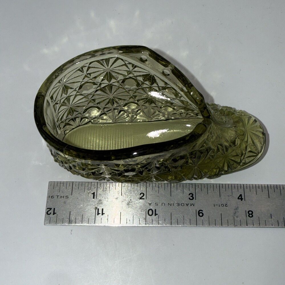 Vintage Fenton Green Glass Baby Bootie Shoe Daisy Button Pattern Match Holder - Picture 8 of 8